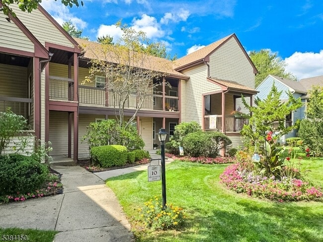 property at 10 Benjamin Franklin Dr