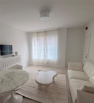 801 8th St in Miami Beach, FL - Building Photo