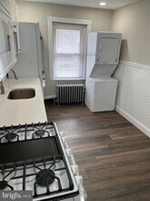 137 W 2nd Ave-Unit -2ND FL in Conshohocken, PA - Foto de edificio - Building Photo