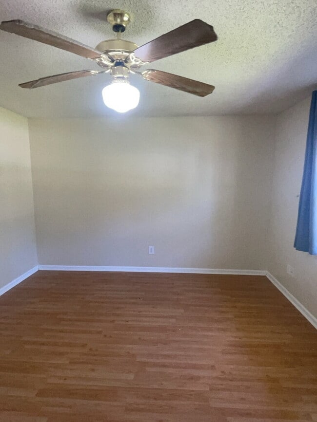 628 S Hampton Dr in Jacksonville, NC - Building Photo - Building Photo