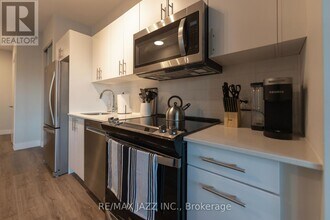 80 Bond St E in Oshawa, ON - Building Photo - Building Photo