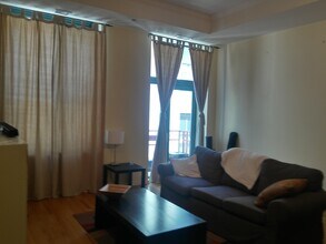 208 W Washington St, Unit 2103 in Chicago, IL - Foto de edificio - Building Photo