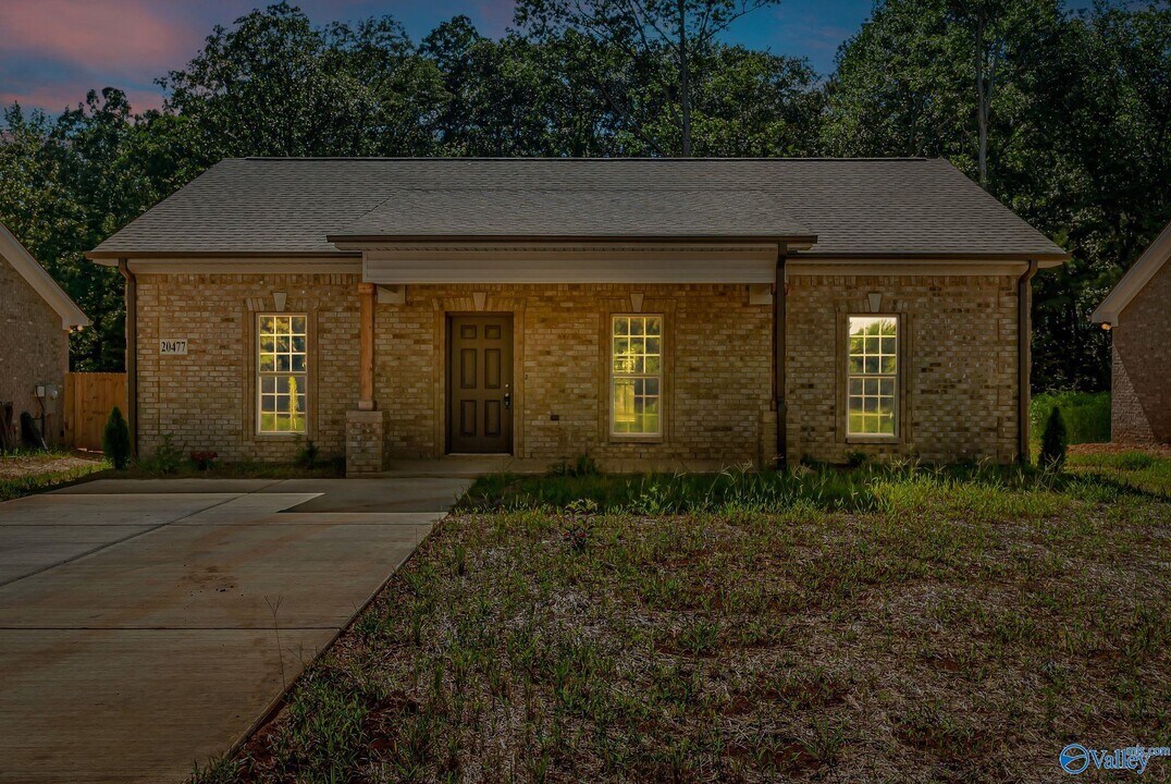 20477 Poff Ln in Athens, AL - Building Photo