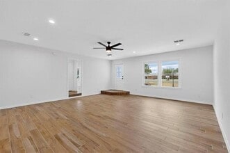 1110 Wolfe City Dr in Greenville, TX - Building Photo - Building Photo