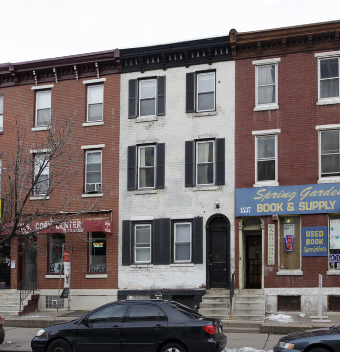 1539 Spring Garden St in Philadelphia, PA - Building Photo