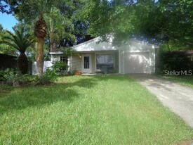 3874 Lake Shore Dr in Palm Harbor, FL - Building Photo