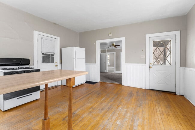 625 W 10th Ave in Oshkosh, WI - Building Photo - Building Photo