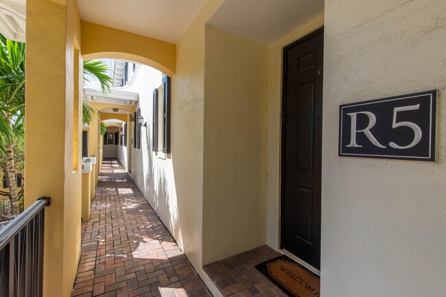 property at 1970 S Dixie Hwy