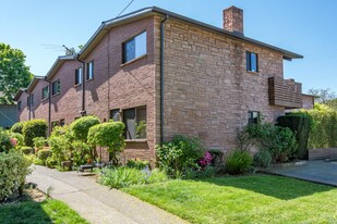 Claudia Arms in Portland, OR - Building Photo