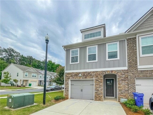 6423 Shalks Xing Dr in Lithonia, GA - Building Photo - Building Photo