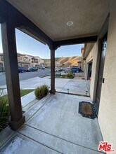 27344 Ellery Pl in Santa Clarita, CA - Building Photo - Building Photo