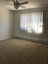 2349 W Jarvis Ave in Chicago, IL - Building Photo - Building Photo
