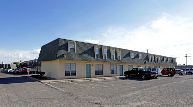 Las Casitas Apartments in El Paso, TX - Building Photo - Building Photo