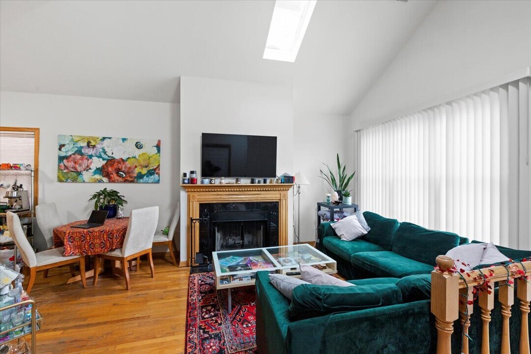 1503 W Cortez St, Unit 3 in Chicago, IL - Building Photo
