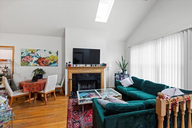 property at 1503 W Cortez St