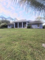 15095 67th Ct N in The Acreage, FL - Building Photo