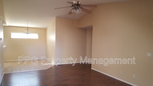 3122 N 115th Ln in Avondale, AZ - Foto de edificio - Building Photo
