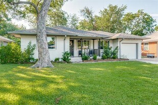 10226 Eastwood Dr in Dallas, TX - Building Photo