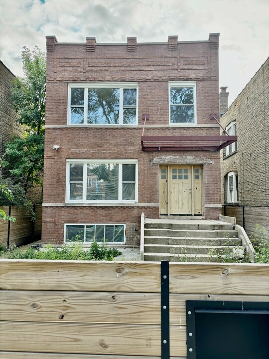 3934 N Sawyer Ave in Chicago, IL - Building Photo