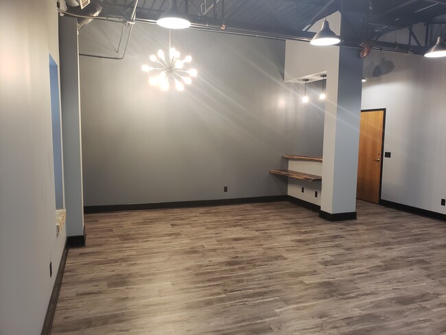 329 S Washington Sq, Unit H in Lansing, MI - Building Photo - Building Photo