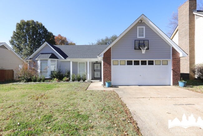 2573 Laurelcrest Dr in Memphis, TN - Building Photo - Building Photo