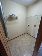 1011 Laurel Tree Ct in Troy, OH - Building Photo - Building Photo