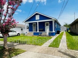 2129 Mandolin St in New Orleans, LA - Building Photo