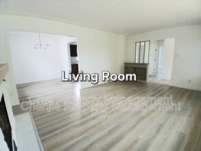 10403-10465 65 Ave NW in Edmonton, AB - Building Photo - Building Photo
