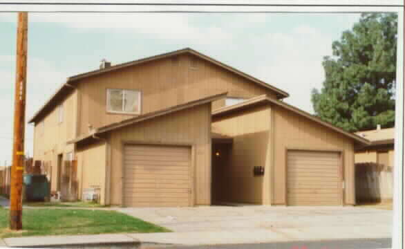 453 N Grant Ave in Manteca, CA - Building Photo