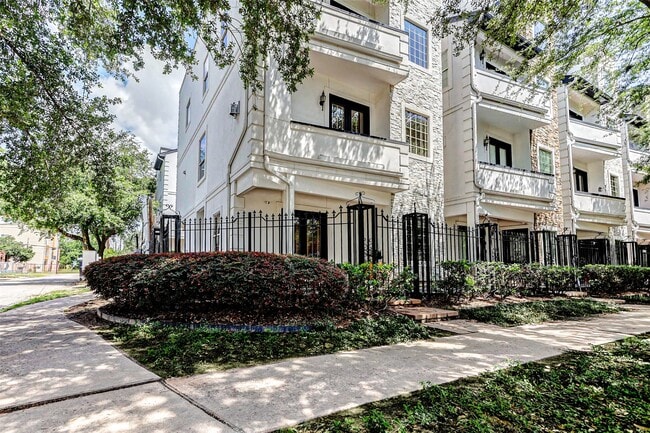 property at 1529 Rosewood St