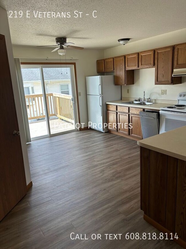 property at 219 E Veterans St