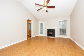 1444 Hunters Branch Rd in Nashville, TN - Foto de edificio - Building Photo