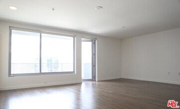 901 Flower St-Unit -509 in Los Angeles, CA - Building Photo - Building Photo