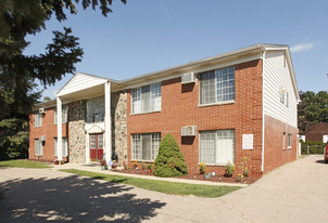 Peach Tree Apartments in Westland, MI - Building Photo