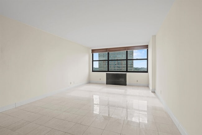 7004 BLVD E in Guttenberg, NJ - Building Photo - Building Photo