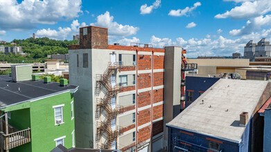 Rosmur Vue Condominiums in Cincinnati, OH - Foto de edificio - Building Photo