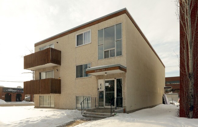 10604 108th St NW in Edmonton, AB - Building Photo - Building Photo