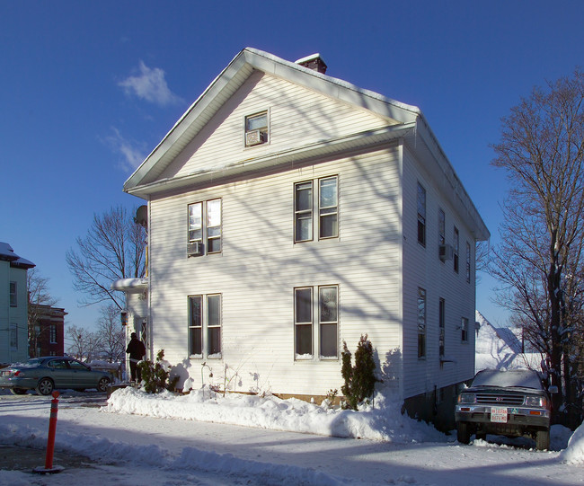 294 June St in Fall River, MA - Foto de edificio - Building Photo
