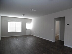 Room in House on Independence Ave in Liberty Hill, TX - Foto de edificio - Building Photo