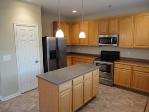 6001 Namozine Ct in Raleigh, NC - Foto de edificio - Building Photo