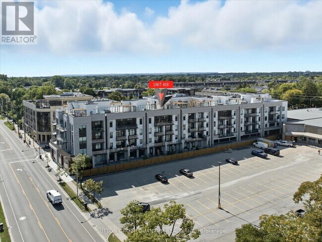 123 Maurice Dr in Oakville, ON - Building Photo - Building Photo