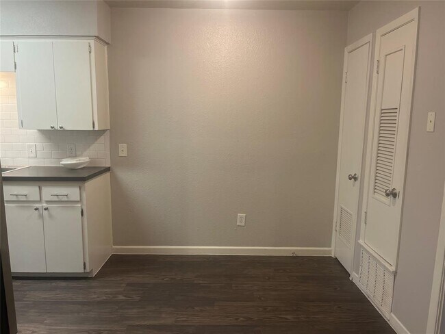 5607 Sunshine Dr in Austin, TX - Building Photo - Building Photo