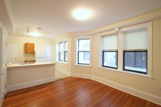 859 Massachusetts Ave, Unit 1 in Cambridge, MA - Building Photo - Building Photo