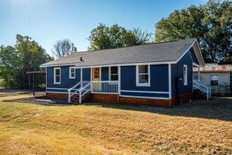 1819 Pecan St in Bastrop, TX - Building Photo - Building Photo