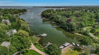 400 Town Creek Ln, Unit 72L in Southold, NY - Building Photo