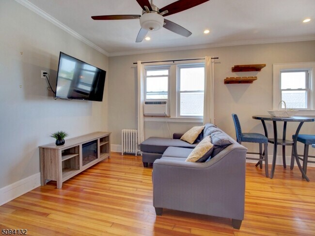 72 Ella St-Unit -3 in Bloomfield, NJ - Building Photo - Building Photo