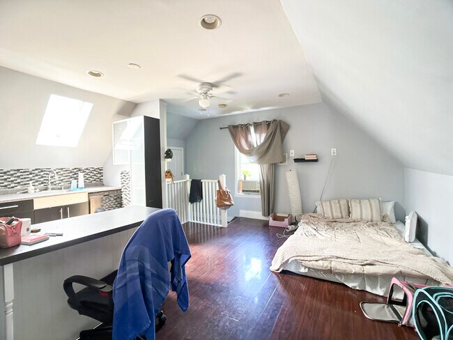 property at 72 Antwerp St