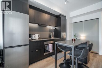 1 Jarvis St in Hamilton, ON - Building Photo - Building Photo