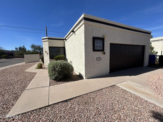 property at 2120 N Yucca Ct