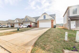 206 Beau Claire Cir in Byron, GA - Building Photo - Building Photo